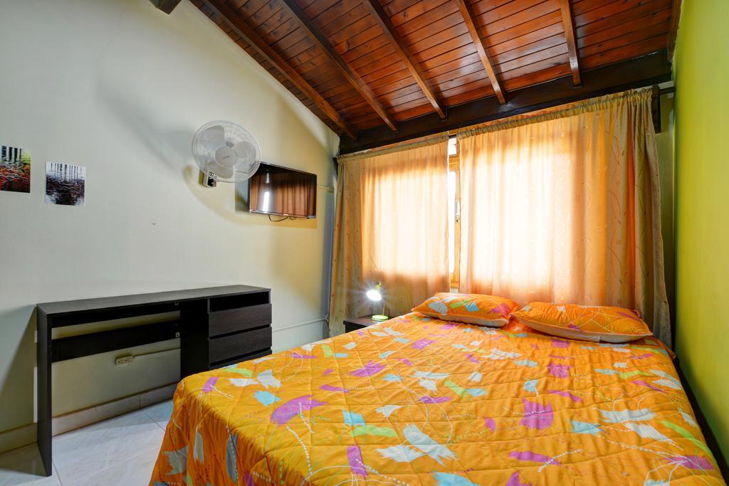 Casa Grande Grupos Siete Big House 7 Bedrooms Сasa de vacaciones